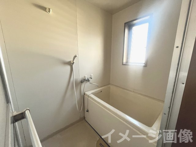 唐津市浜玉町横田上のアパートの浴室