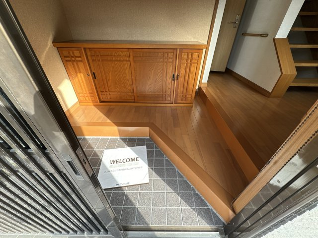 山手借家の玄関