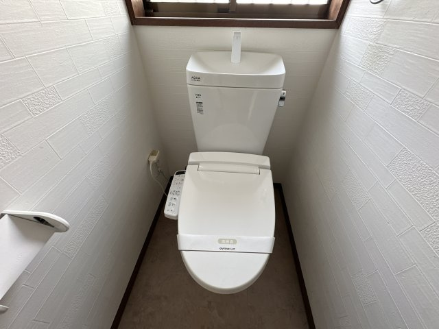 山手借家のトイレ