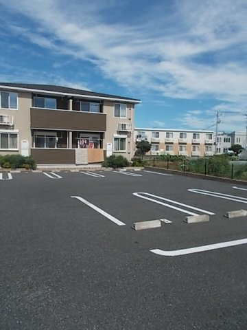 ラフレシール　リヴィエラⅠの駐車場