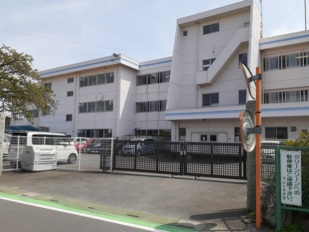 ラフレシール　リヴィエラⅠの周辺|川島町立中山小学校まで340m