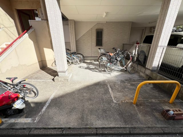 コーポエビスの駐車場|コーポエビス