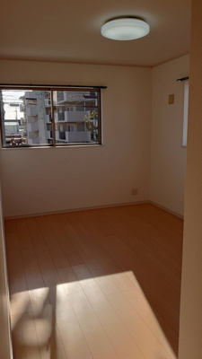 【洋室】 | 西河原戸建賃貸 | ２階洋室6.75帖です。全居室クローゼット付きです。