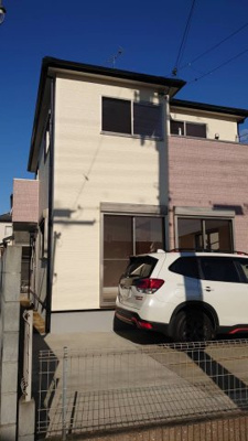 【外観】 | 西河原戸建賃貸 | 駐車場の奥に自転車・バイクを置けます。