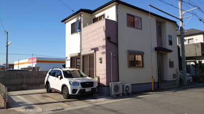 【外観】 | 西河原戸建賃貸 | 駐車2台可、自転車・バイクも置けます