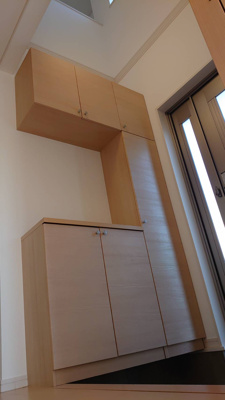 【玄関】 | 西河原戸建賃貸 | 収納たっぷりの下駄箱もあります。