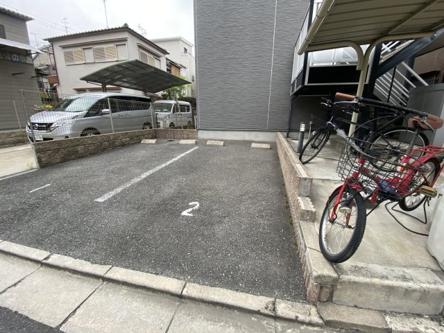 ピュアグリートの駐車場