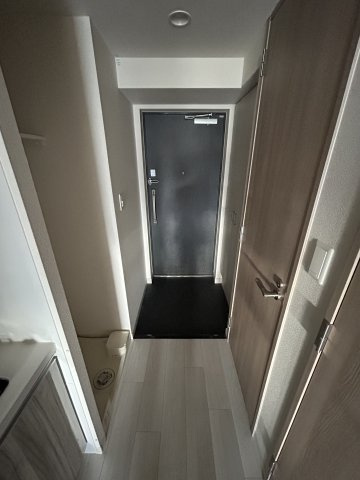 グランカリテ北大阪リヴィエの玄関