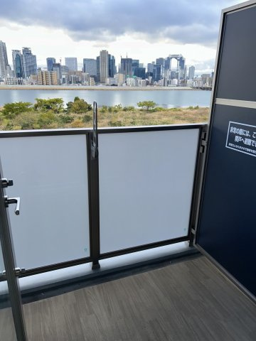 グランカリテ北大阪リヴィエのバルコニー