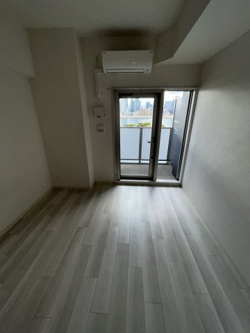 グランカリテ北大阪リヴィエの洋室