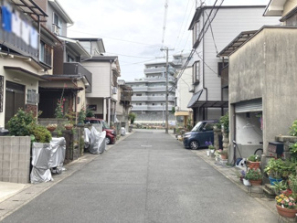【前面道路含む現地写真】 | 前道幅員約6ｍ、閑静な住宅地です♪