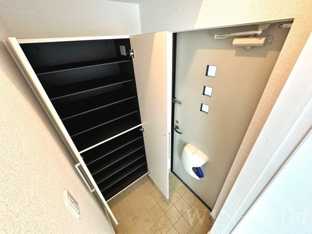レジデンス北岩田 Ⅱの玄関