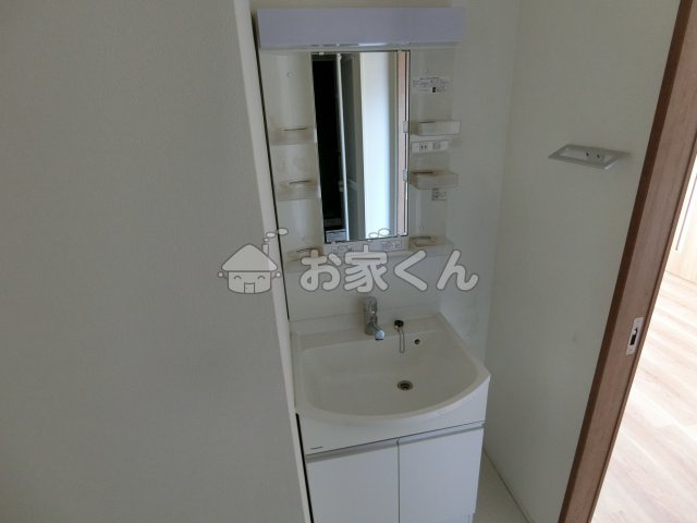 【洗面所】 | クレール | ゆったりとスペースのある洗面所