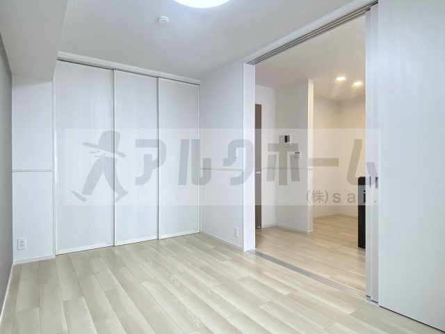 パルテール八尾の洋室