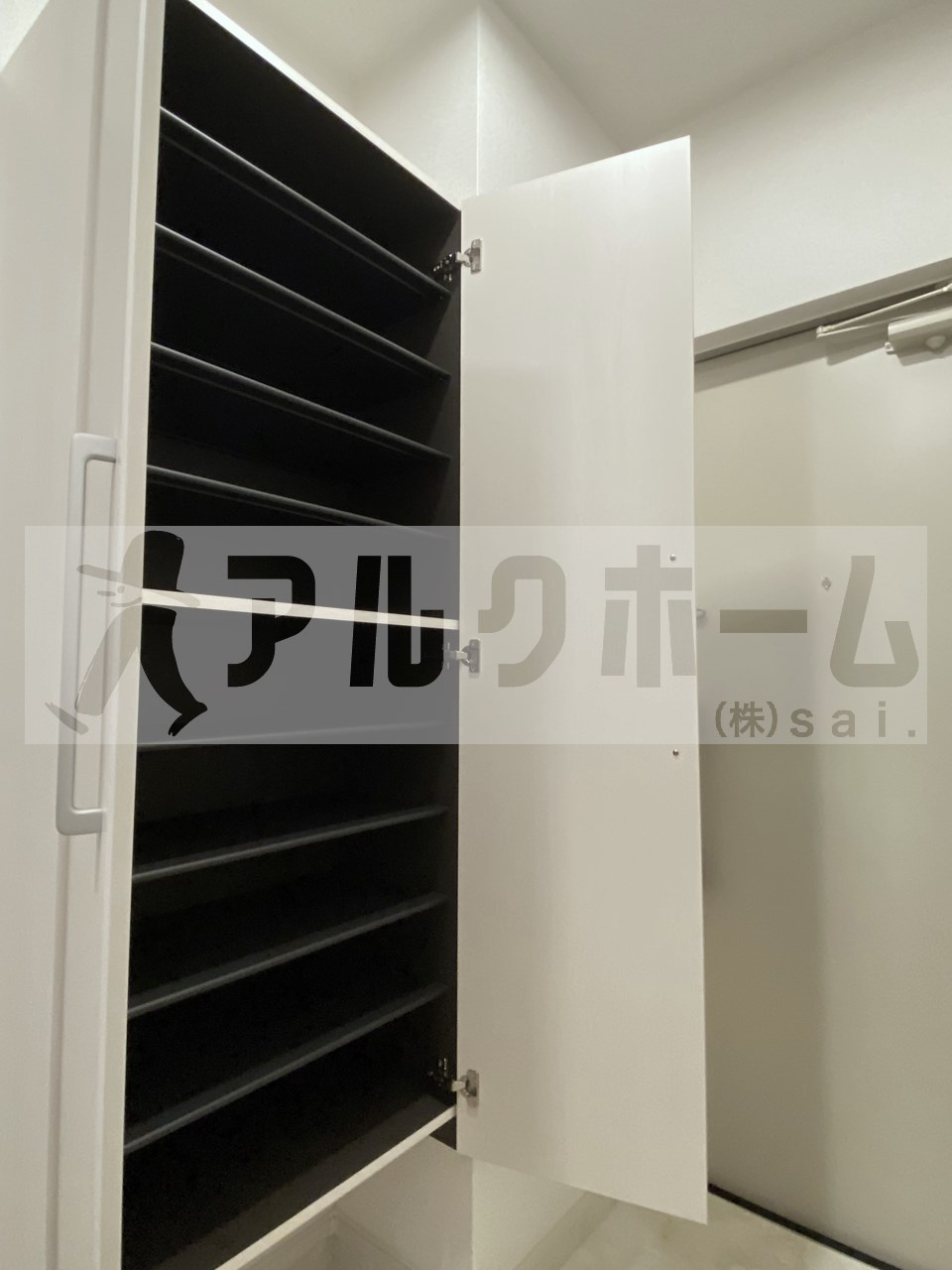 パルテール八尾の玄関