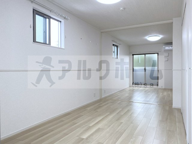 パルテール八尾の洋室