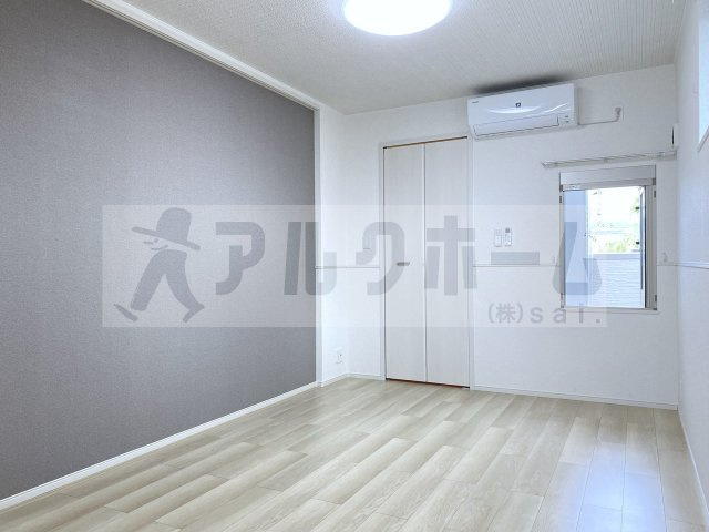 パルテール八尾の洋室