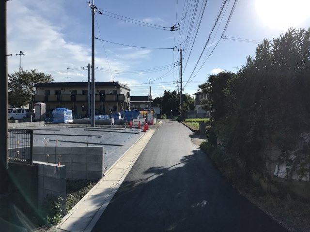 鴻巣市箕田の売地の前面道路含む現地写真