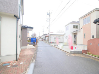 【前面道路含む現地写真】