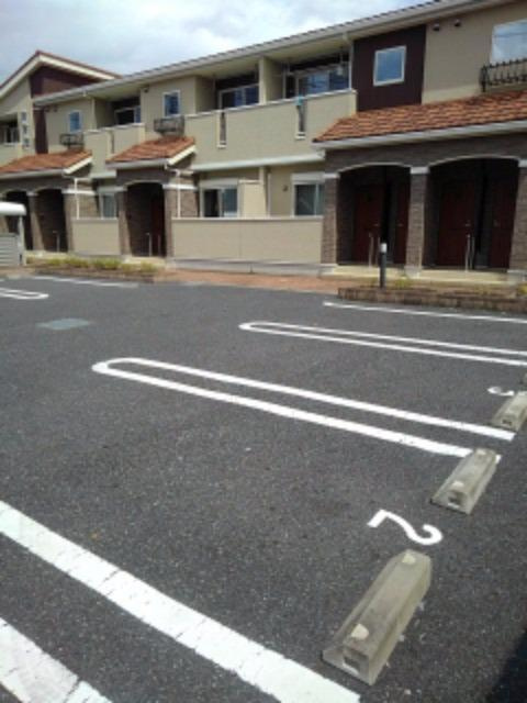 イーストウッズの駐車場