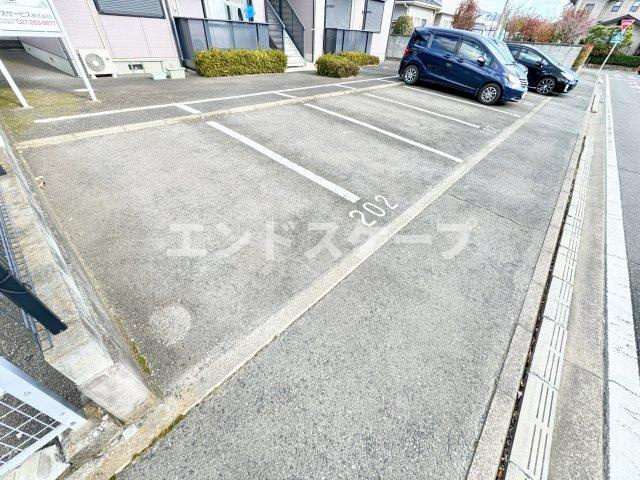 パストラルAの駐車場|高崎、前橋エリアのお部屋探しはエンドスケープまで！お客様の理想お聞かせ下さい♪