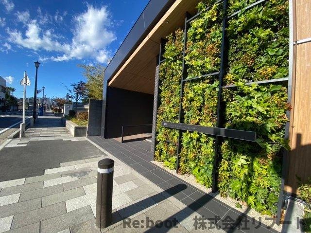 サステナブランシェ本行徳のエントランス