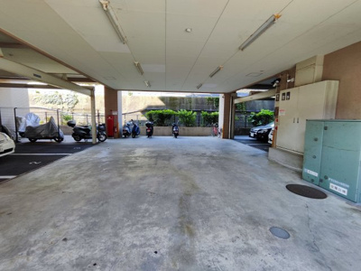 【駐車場】 | クリオ衣笠参番館 | 車をお持ちの方に嬉しい駐車場付きの物件です