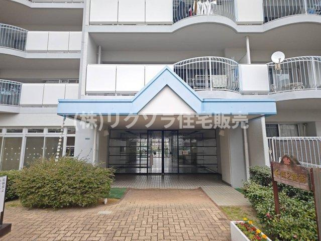 メイプルパーク・スクエア東弐番街のエントランス|エントランス
■物件内覧・資金計画相談・住宅ローン相談、リフォーム相談、お問合せ受付中■
※当日・翌日のご内覧、ご相談はお電話でのお問合せがスムーズです！