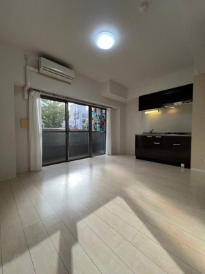 【居間・リビング】 | ソレイユ中央