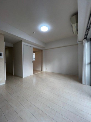 【居間・リビング】 | ソレイユ中央