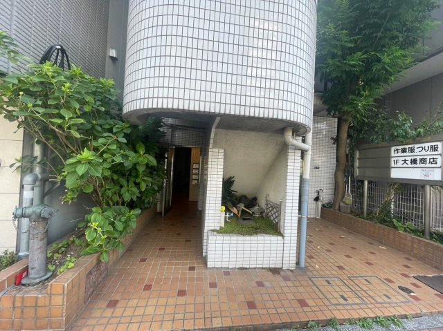 リバーサイドオオハシのエントランス