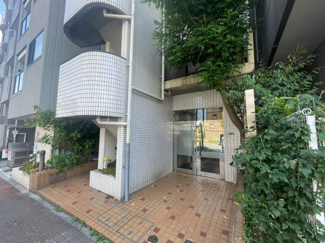 リバーサイドオオハシのエントランス