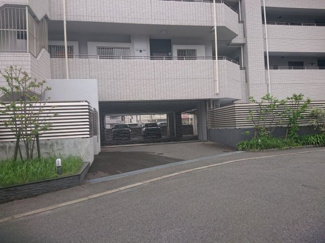 【駐車場】 | 敷地内駐車場に空きがあるのは嬉しいポイント。詳細はお問い合わせください