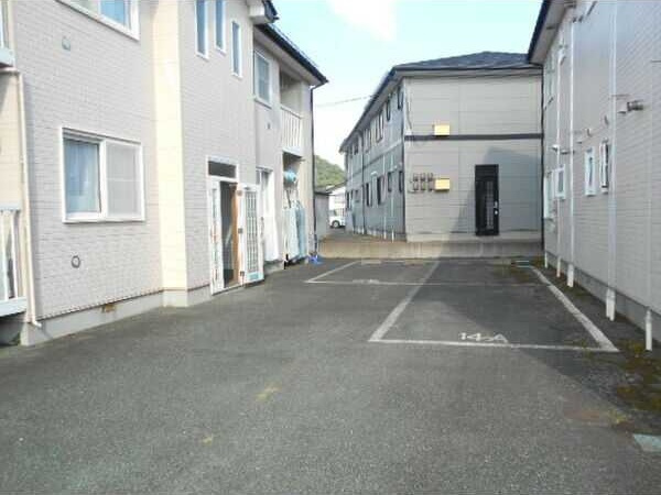 メゾンリリーフ長岡 A棟