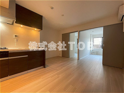 【居間・リビング】 | ウェルスクエア高井戸東 | LDK10.6帖