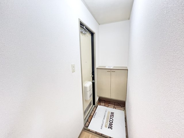 サンウエストの玄関|※別部屋参考写真