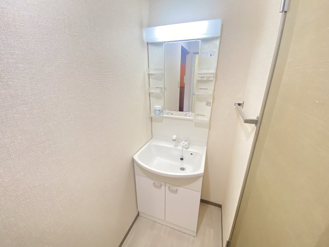 サンウエストの洗面所|※別部屋参考写真