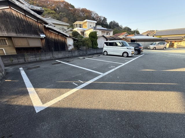 ガーデンホームオーブの駐車場