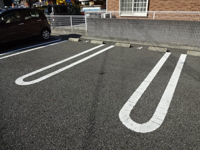 シャンテ　Ａの駐車場