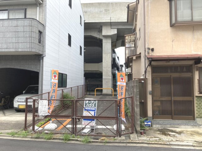 【前面道路含む現地写真】 | 壬生松原町　新築戸建 | スーパーやコンビニ、薬局など周辺施設充実しています♪