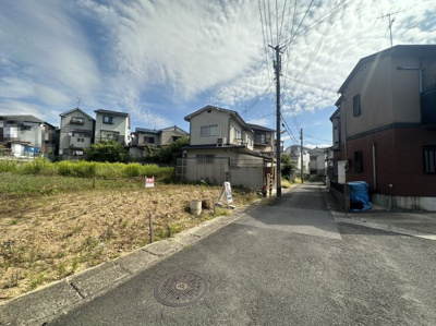 【前面道路含む現地写真】 | 深草東伊達町　新築戸建 | ファミリー層に嬉しい1BOX駐車可能です♪