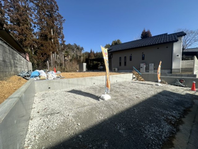 【外観】 | 鳴滝宇多野谷　新築戸建 | 小さいお子様も安心の宇多野小学校まで徒歩5分です♪