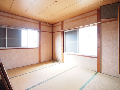 【内装】 | 東神吉町西井ノ口戸建 | 内装は落ち着いています