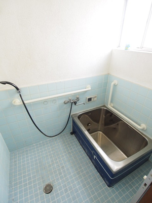 【浴室】 | 東神吉町西井ノ口戸建 | 落ち着いた空間のお風呂です