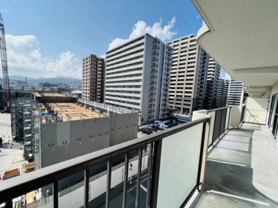 【展望】 | 大津スカイハイツ | 南面のお部屋全てにバルコニーが面している為、家事動線や生活動線を短く移動しやすいです♪