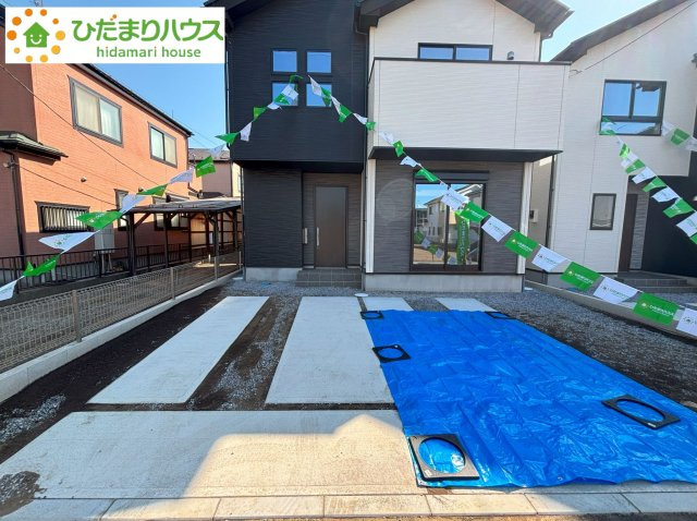 蓮田市見沼町　2期　新築一戸建て　プリズマ　03の駐車場