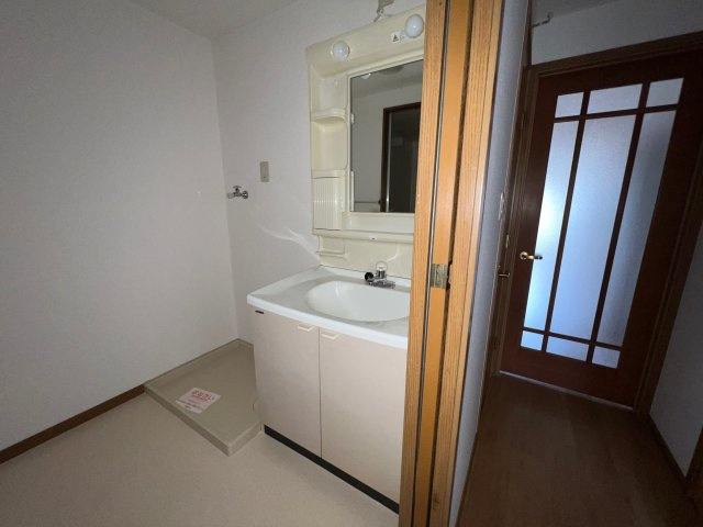 シャルマン今宿の独立洗面台