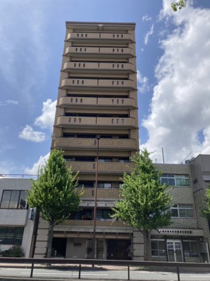 【外観】 | エミネンス西院 | 西大路通りに面したマンション♪
大通りに面していますので、帰りが遅い日なども安心♪