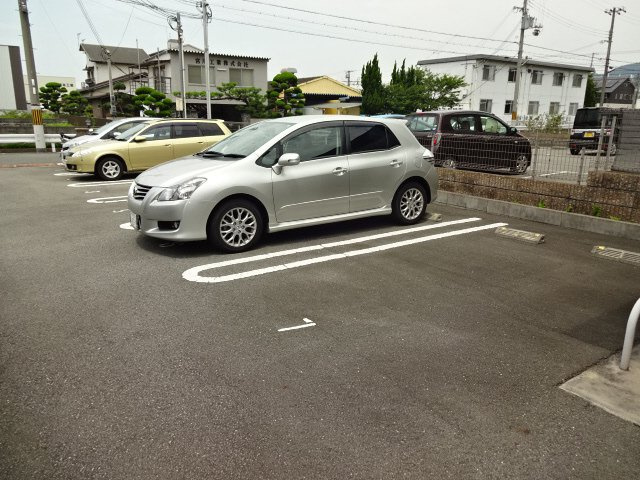 ヴィラ広畑の駐車場