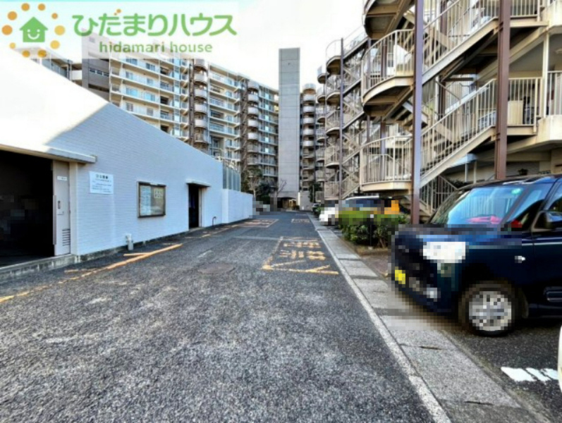 パーク上尾弐番館の駐車場